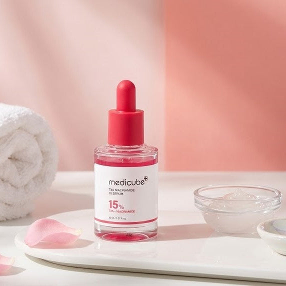 Medicube - TXA Niacinamide 15 Serum (30 ml) - Suero para manchas, tono uniforme y brillo